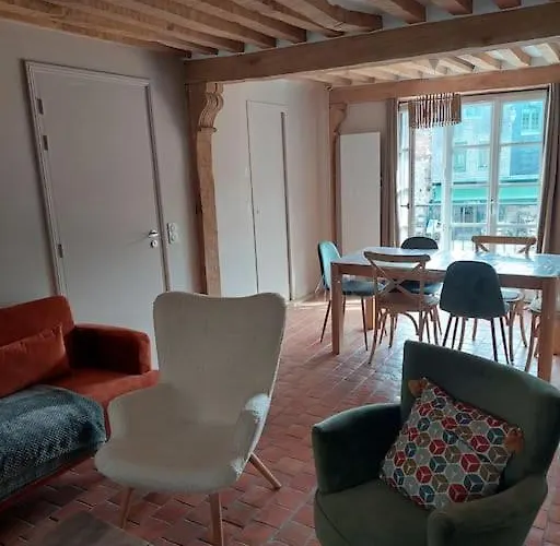 Un Brin De Folie Dans Le Centre De Daire *